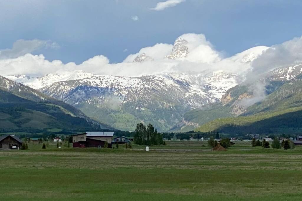 Bear Lair At Teton Valley Idaho Victor Luaran gambar